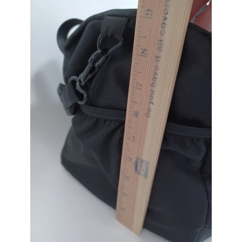 Gymshark Duffel Bag Medium Everyday Gym Bag Black Lightweight Workout Sports